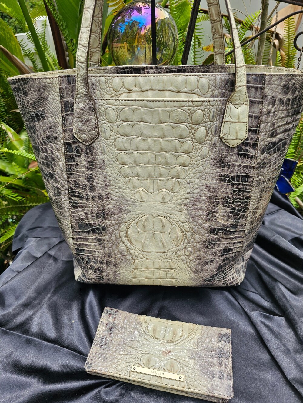 Brahmin Veranda Melbourne Jayden Tote & Ady Wallet Set - Picture 2 of 12